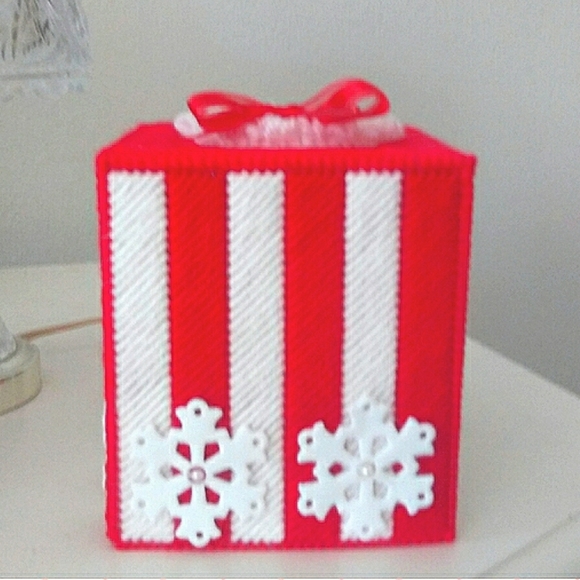 Custom Handmade Peppermint Cane Tissue Box Cover NWT - Picture 1 of 1
